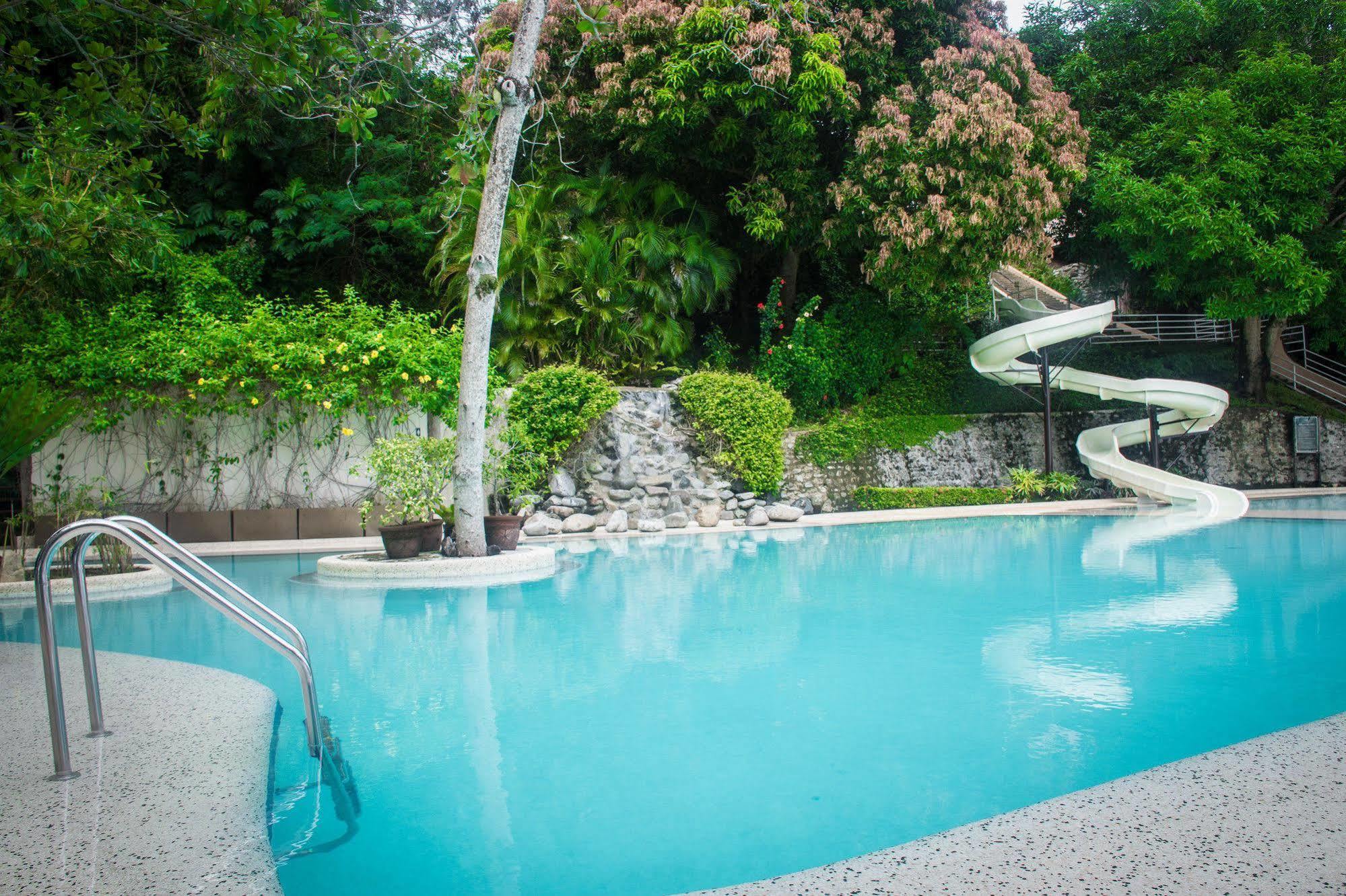 Almont Beach Resort Surigao Exterior photo